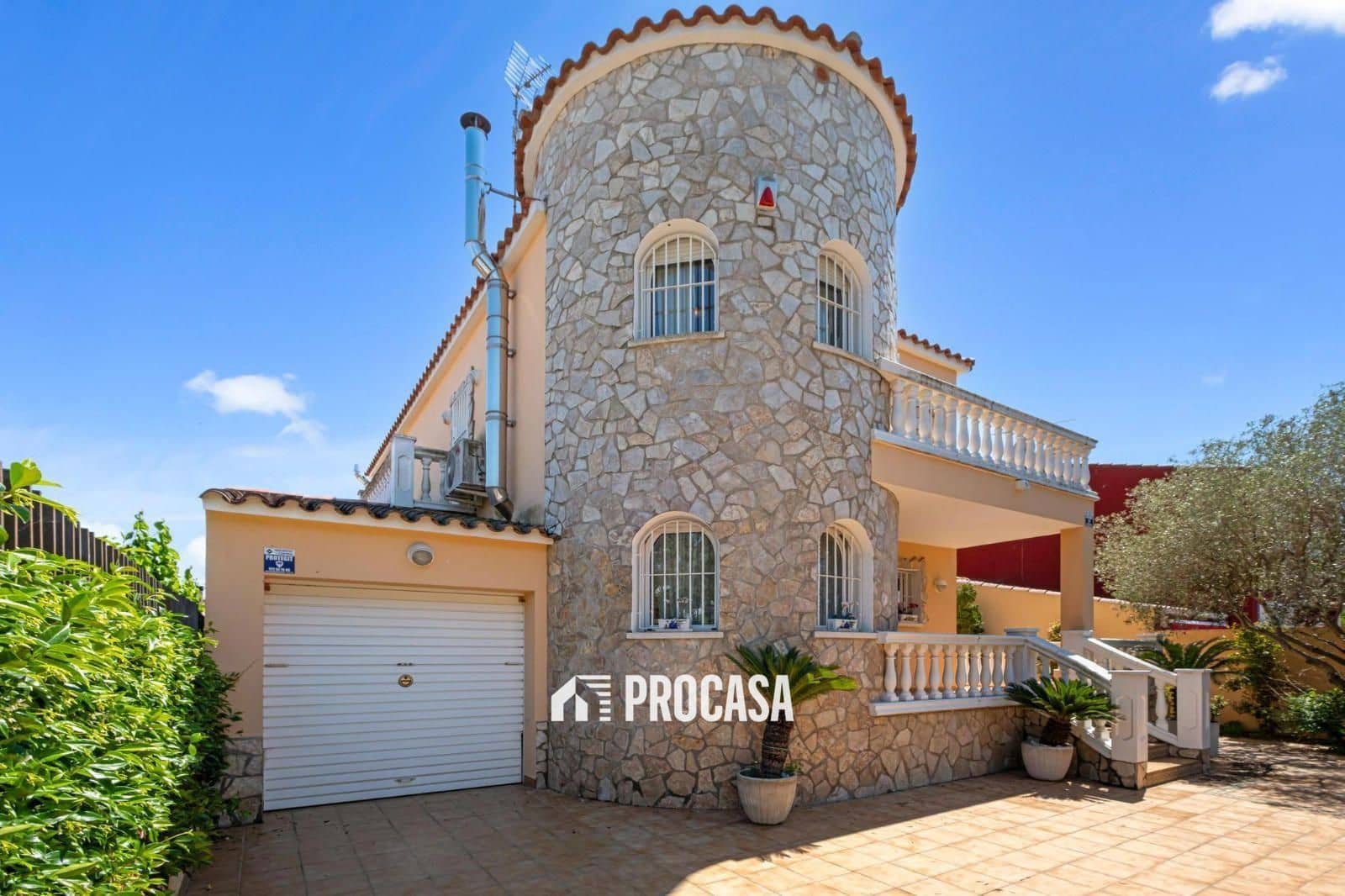 5 chambre Villa/Maison à vendre à Empuriabrava avec piscine garage - 470 000 € (Ref: 9003901)