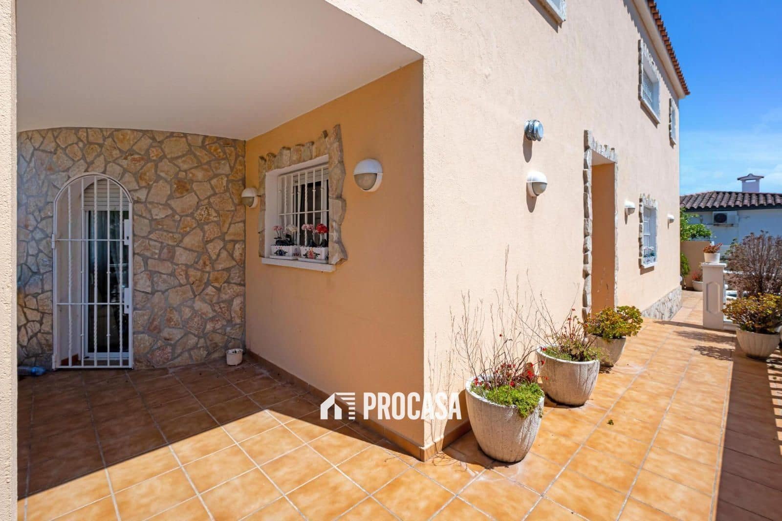 5 chambre Villa/Maison à vendre à Empuriabrava avec piscine garage - 470 000 € (Ref: 9003901)