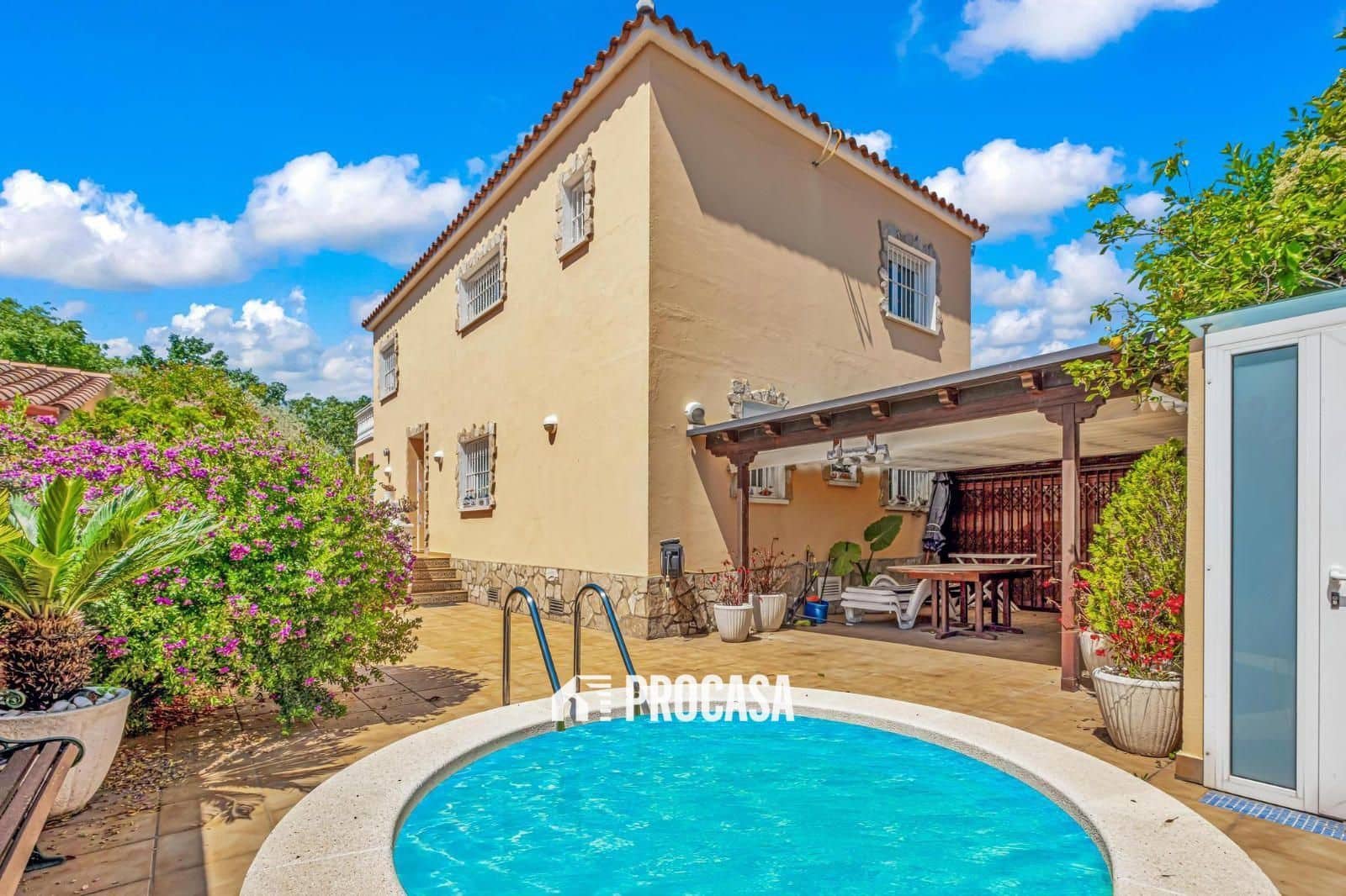 5 chambre Villa/Maison à vendre à Empuriabrava avec piscine garage - 470 000 € (Ref: 9003901)