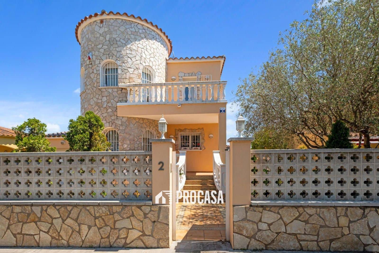 5 chambre Villa/Maison à vendre à Empuriabrava avec piscine garage - 470 000 € (Ref: 9003901)