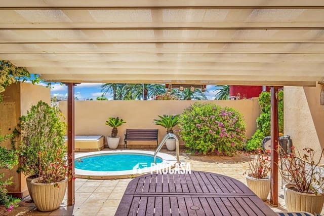 5 Zimmer Villa zu verkaufen in Empuriabrava, Castelló d'Empúries mit Pool Garage - 470.000 € (Ref: 9003901)