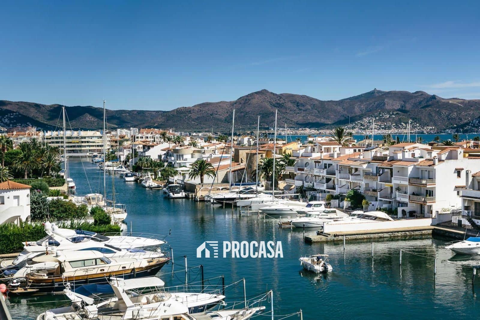 5 chambre Villa/Maison à vendre à Empuriabrava avec piscine garage - 470 000 € (Ref: 9003901)