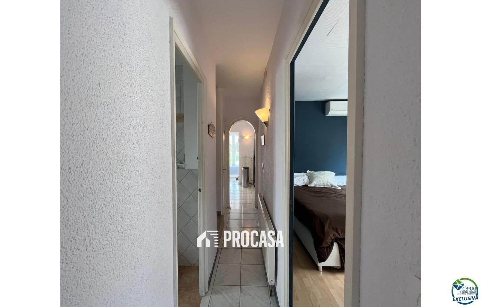 3 sypialnia Willa na sprzedaż w Empuriabrava z basenem garażem - 795 000 € (Ref: 9003902)