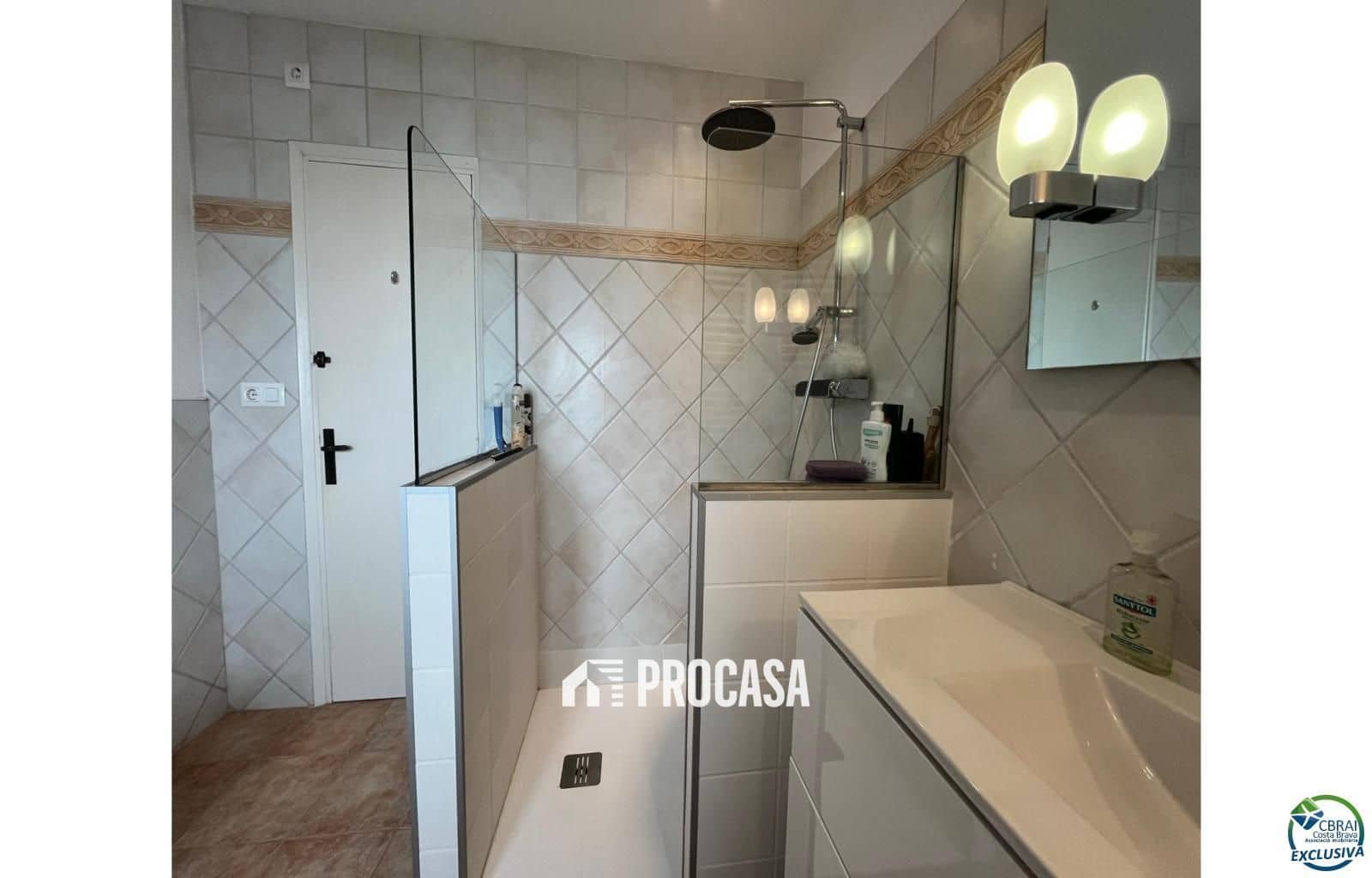 3 sypialnia Willa na sprzedaż w Empuriabrava z basenem garażem - 795 000 € (Ref: 9003902)