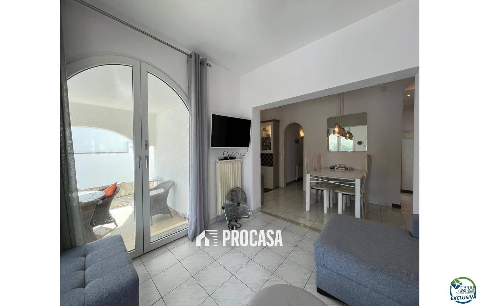 3 sypialnia Willa na sprzedaż w Empuriabrava z basenem garażem - 795 000 € (Ref: 9003902)