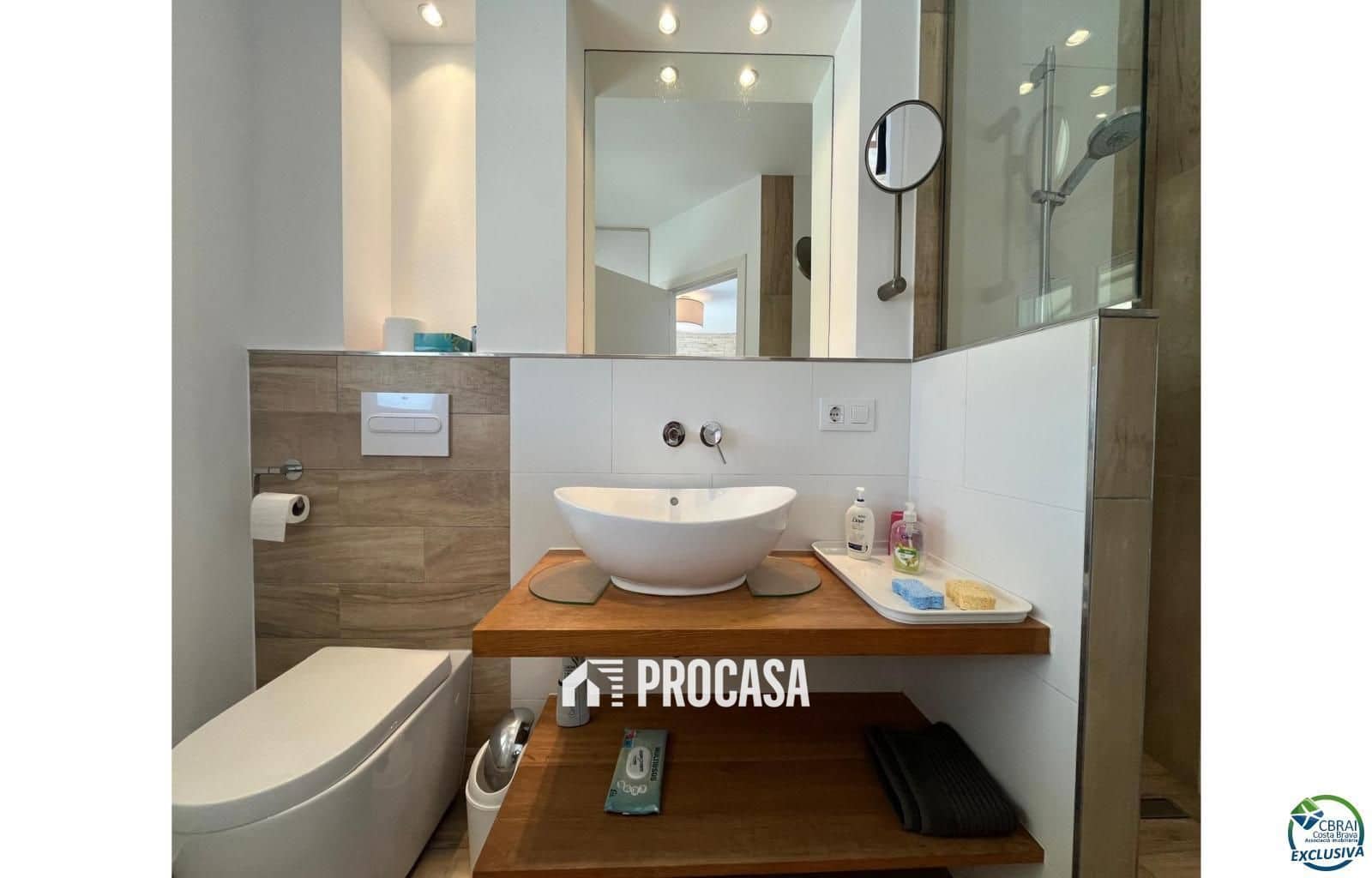 3 sypialnia Willa na sprzedaż w Empuriabrava z basenem garażem - 795 000 € (Ref: 9003902)