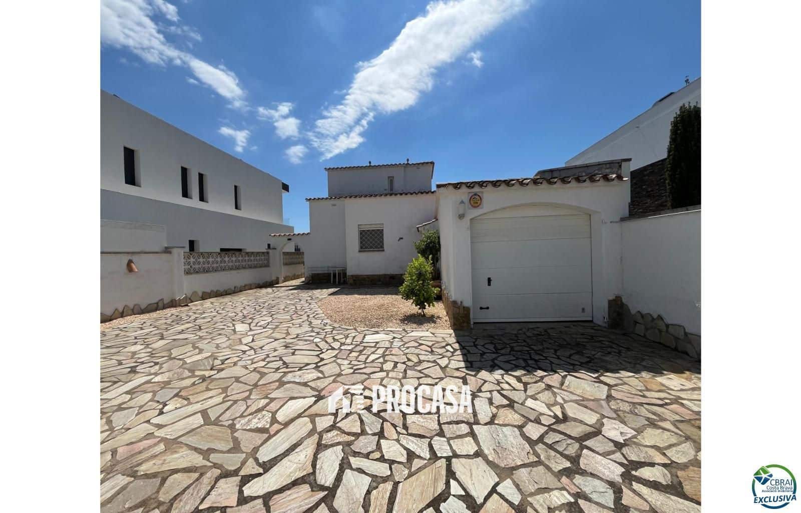 3 sypialnia Willa na sprzedaż w Empuriabrava z basenem garażem - 795 000 € (Ref: 9003902)