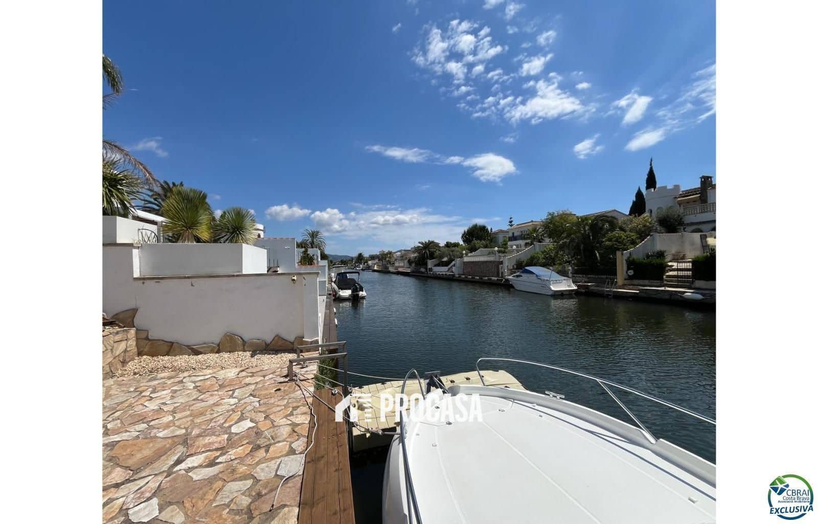 3 sypialnia Willa na sprzedaż w Empuriabrava z basenem garażem - 795 000 € (Ref: 9003902)