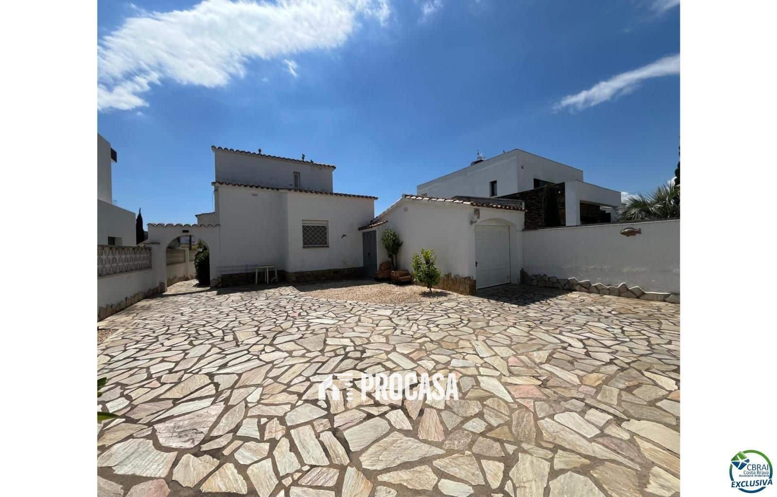 3 sypialnia Willa na sprzedaż w Empuriabrava z basenem garażem - 795 000 € (Ref: 9003902)