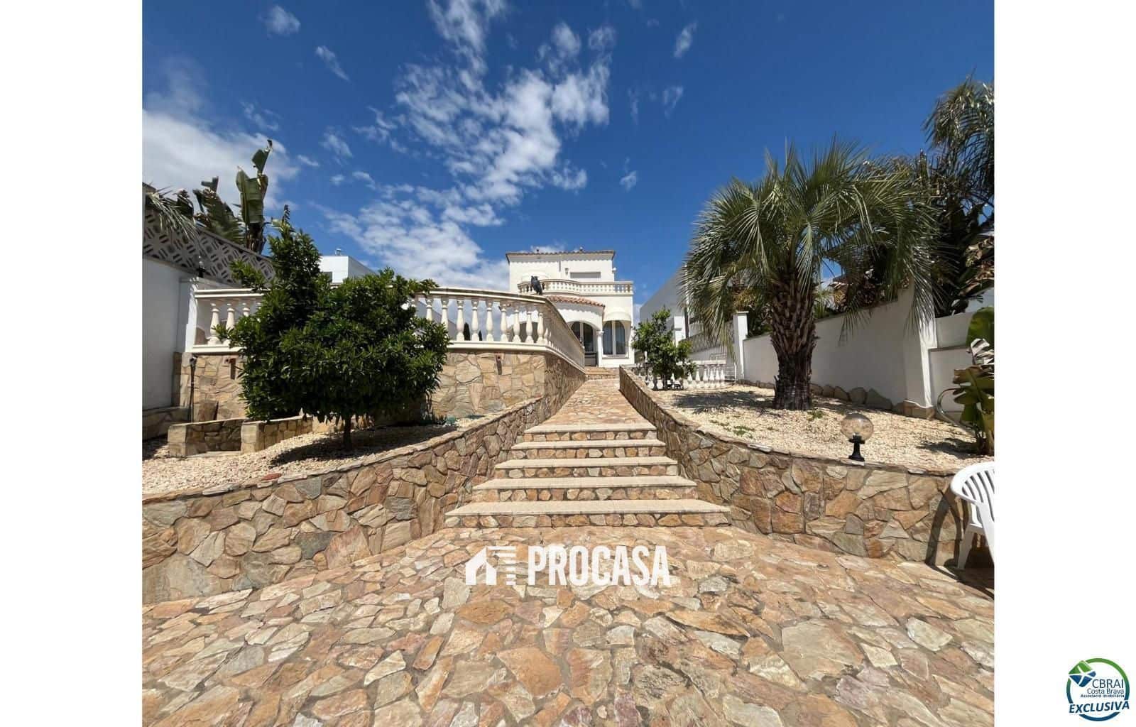 3 sypialnia Willa na sprzedaż w Empuriabrava z basenem garażem - 795 000 € (Ref: 9003902)