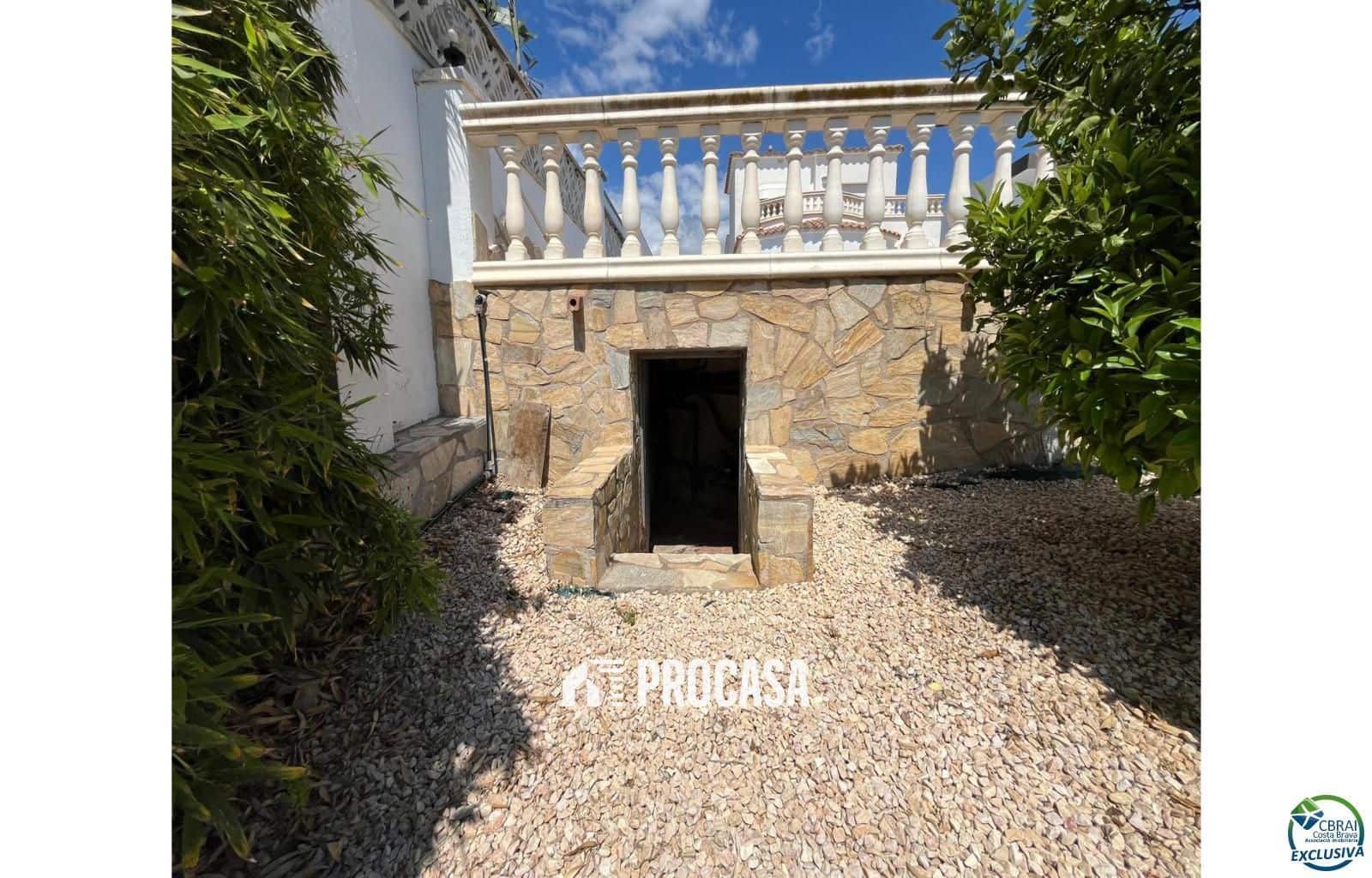 3 sypialnia Willa na sprzedaż w Empuriabrava z basenem garażem - 795 000 € (Ref: 9003902)