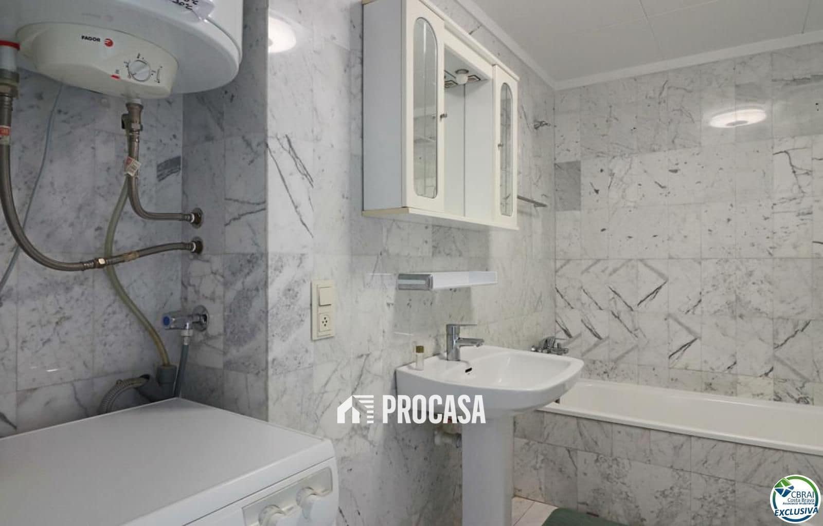 1 soverom Leilighet til salgs i Empuriabrava med svømmebasseng - € 128 000 (Ref: 9015626)