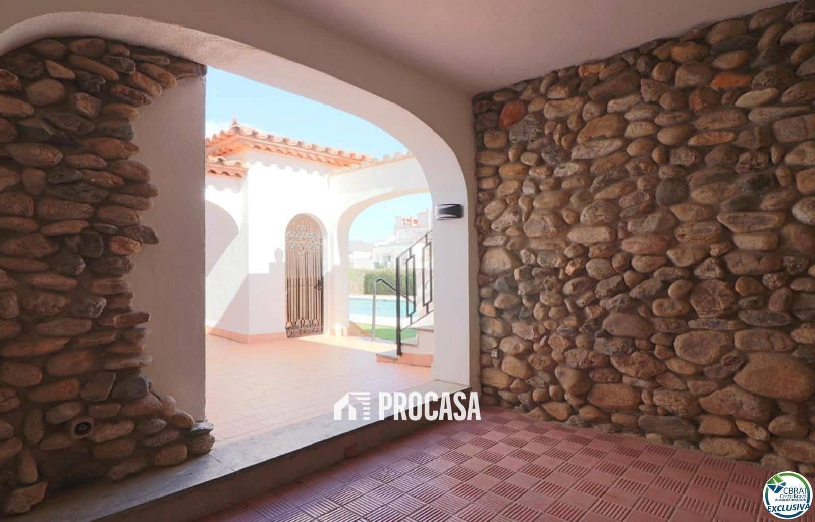 1 soverom Leilighet til salgs i Empuriabrava med svømmebasseng - € 128 000 (Ref: 9015626)