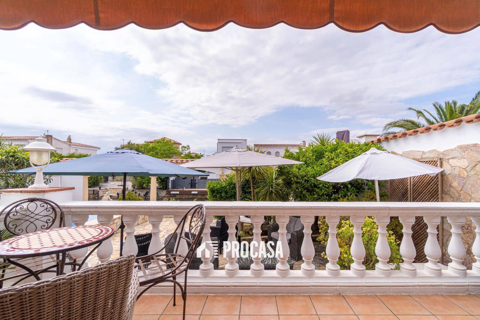 4 soveværelse Villa til salg i Empuriabrava med swimmingpool garage - € 860.000 (Ref: 9019630)