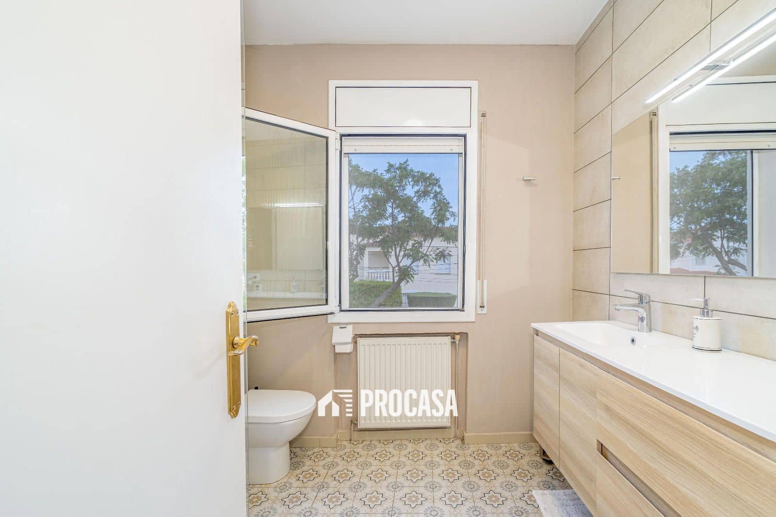 4 soveværelse Villa til salg i Empuriabrava med swimmingpool garage - € 860.000 (Ref: 9019630)