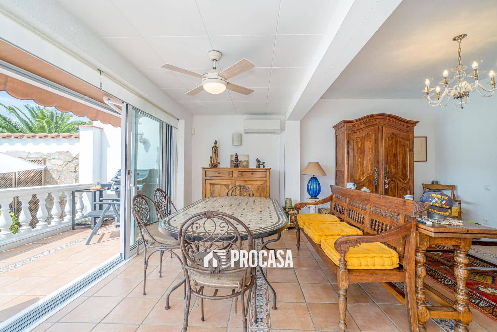 4 soveværelse Villa til salg i Empuriabrava med swimmingpool garage - € 860.000 (Ref: 9019630)