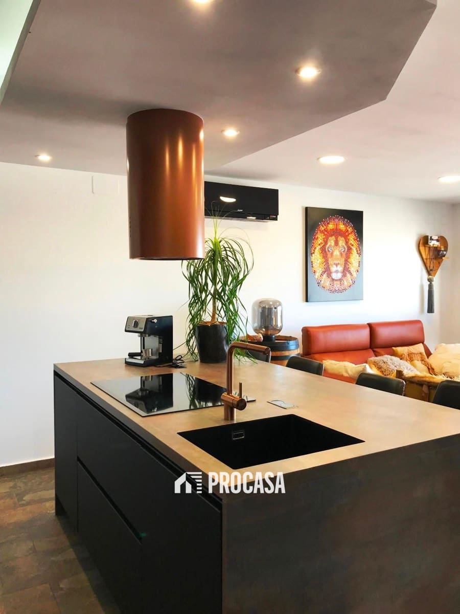 2 bedroom Flat for sale in Roses - € 275,000 (Ref: 9030012)