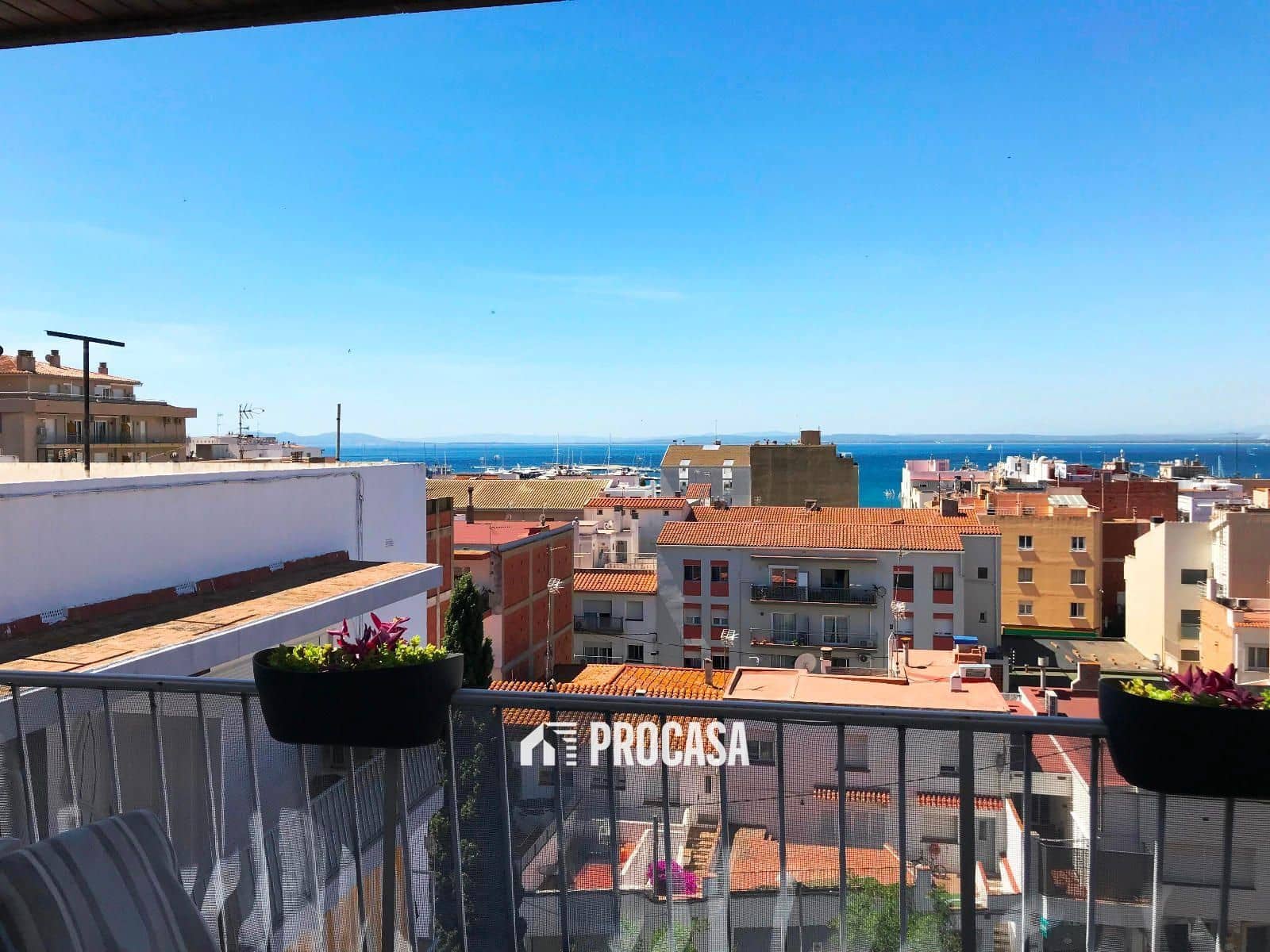 2 bedroom Flat for sale in Roses - € 275,000 (Ref: 9030012)