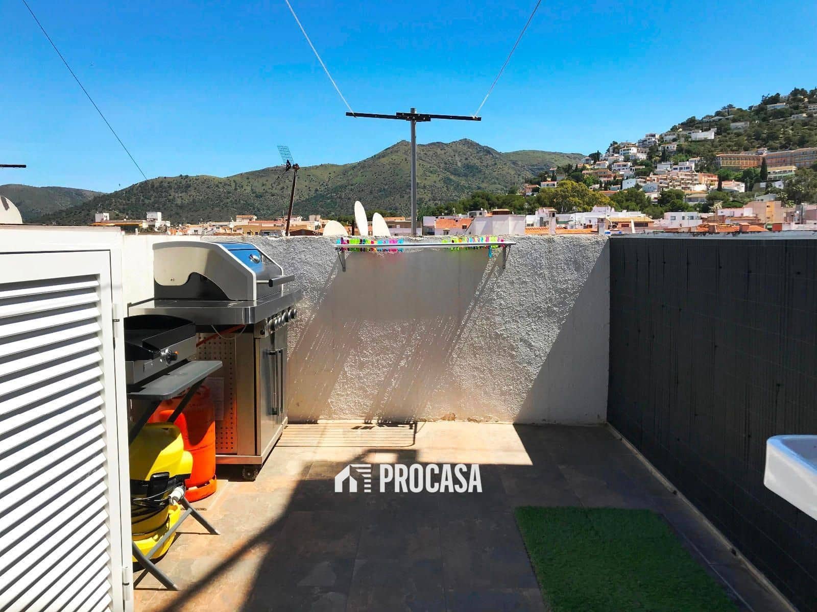 2 bedroom Flat for sale in Roses - € 275,000 (Ref: 9030012)