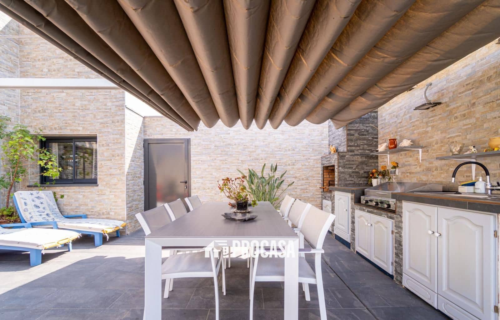 3 Zimmer Villa zu verkaufen in Empuriabrava mit Pool Garage - 560.000 € (Ref: 9046455)