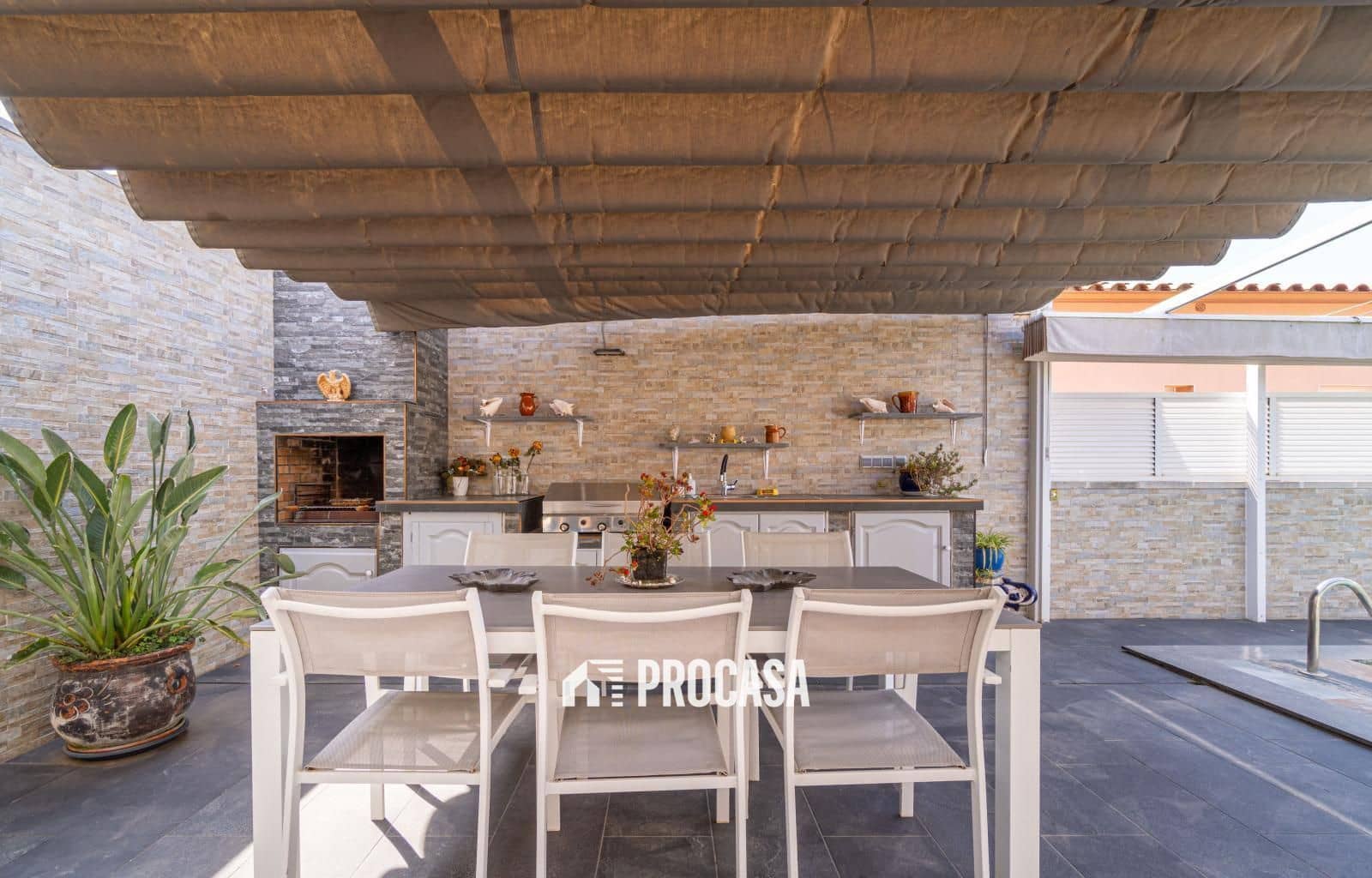 3 Zimmer Villa zu verkaufen in Empuriabrava mit Pool Garage - 560.000 € (Ref: 9046455)