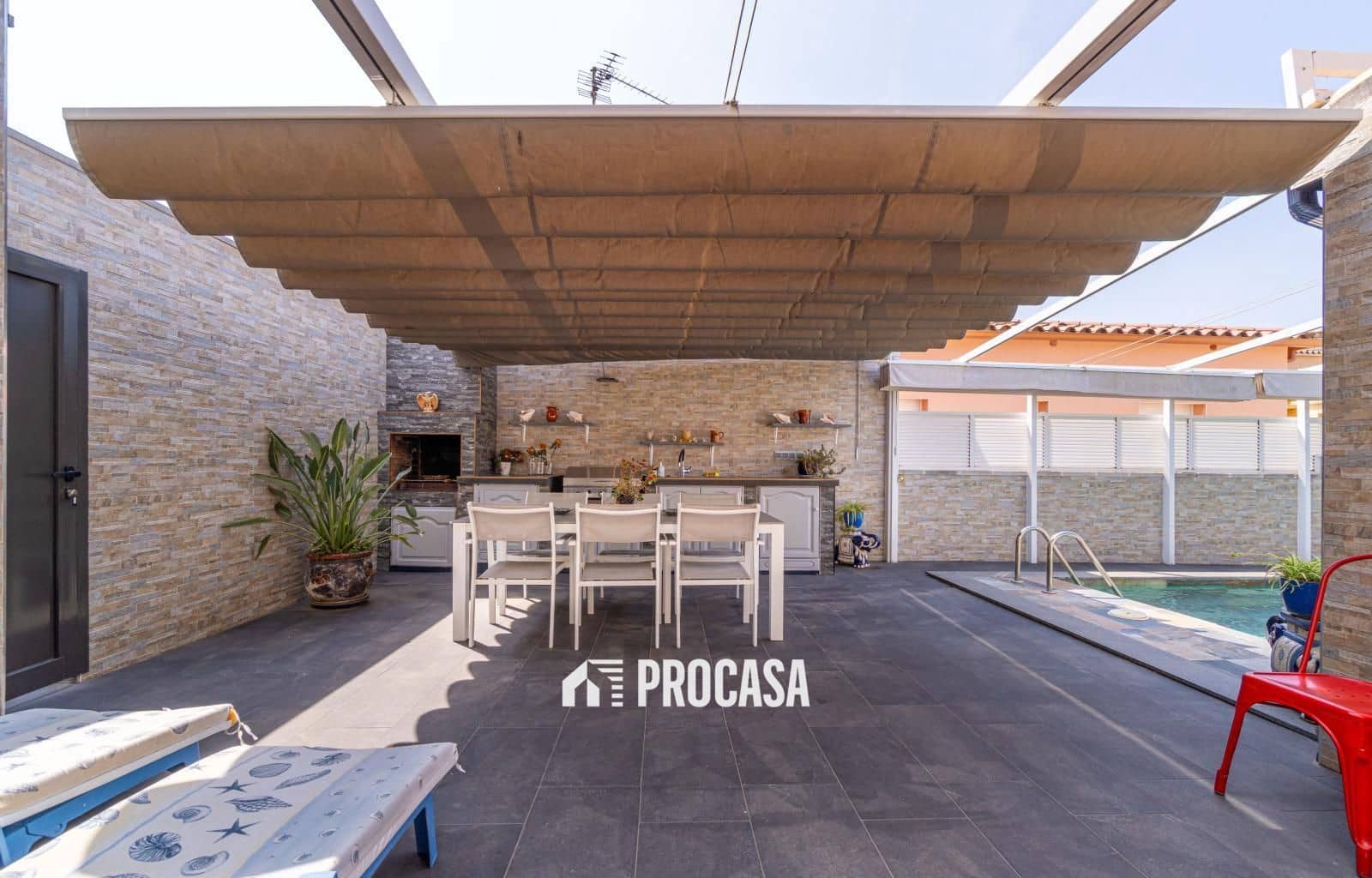 3 Zimmer Villa zu verkaufen in Empuriabrava mit Pool Garage - 560.000 € (Ref: 9046455)