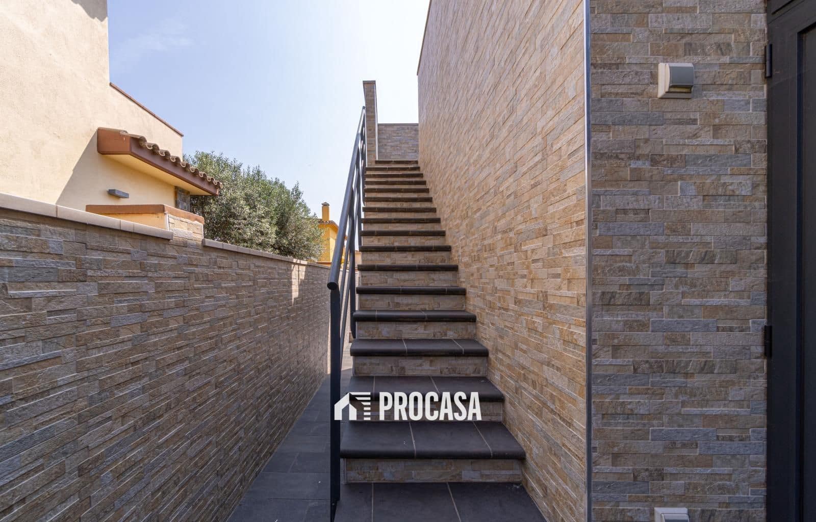 3 Zimmer Villa zu verkaufen in Empuriabrava mit Pool Garage - 560.000 € (Ref: 9046455)