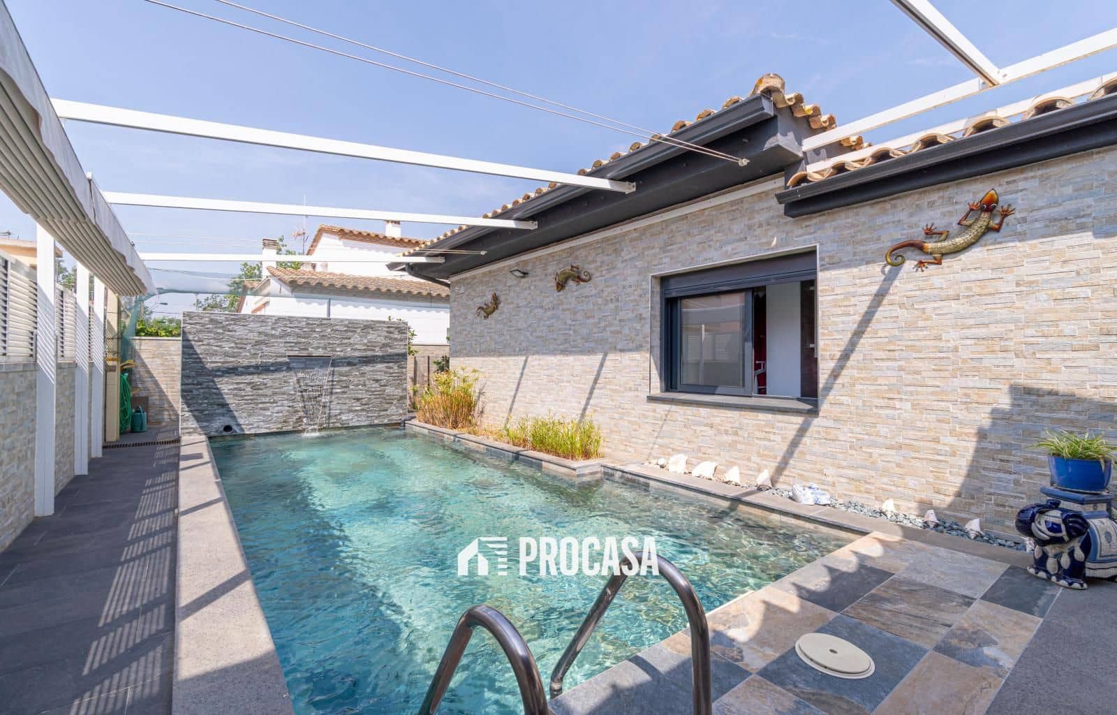 3 Zimmer Villa zu verkaufen in Empuriabrava mit Pool Garage - 560.000 € (Ref: 9046455)