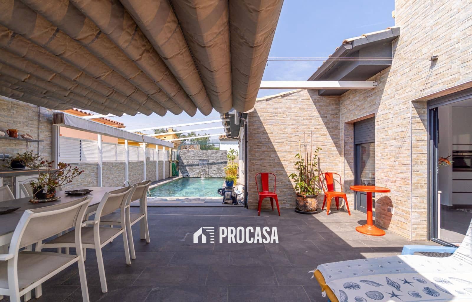 3 Zimmer Villa zu verkaufen in Empuriabrava mit Pool Garage - 560.000 € (Ref: 9046455)