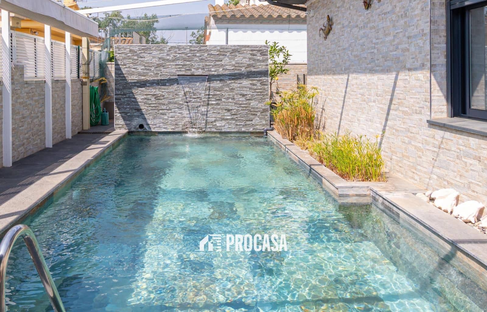 3 Zimmer Villa zu verkaufen in Empuriabrava mit Pool Garage - 560.000 € (Ref: 9046455)