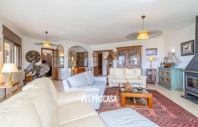 7 soverom Villa til salgs i El Mas Fumats, Roses med svømmebasseng garasje - € 749 000 (Ref: 9046458)