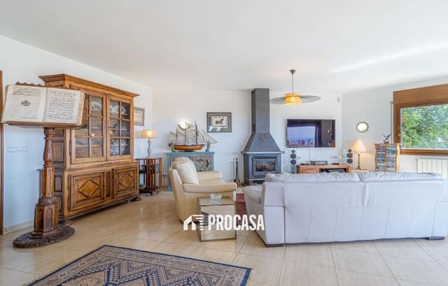 7 soverom Villa til salgs i El Mas Fumats, Roses med svømmebasseng garasje - € 749 000 (Ref: 9046458)