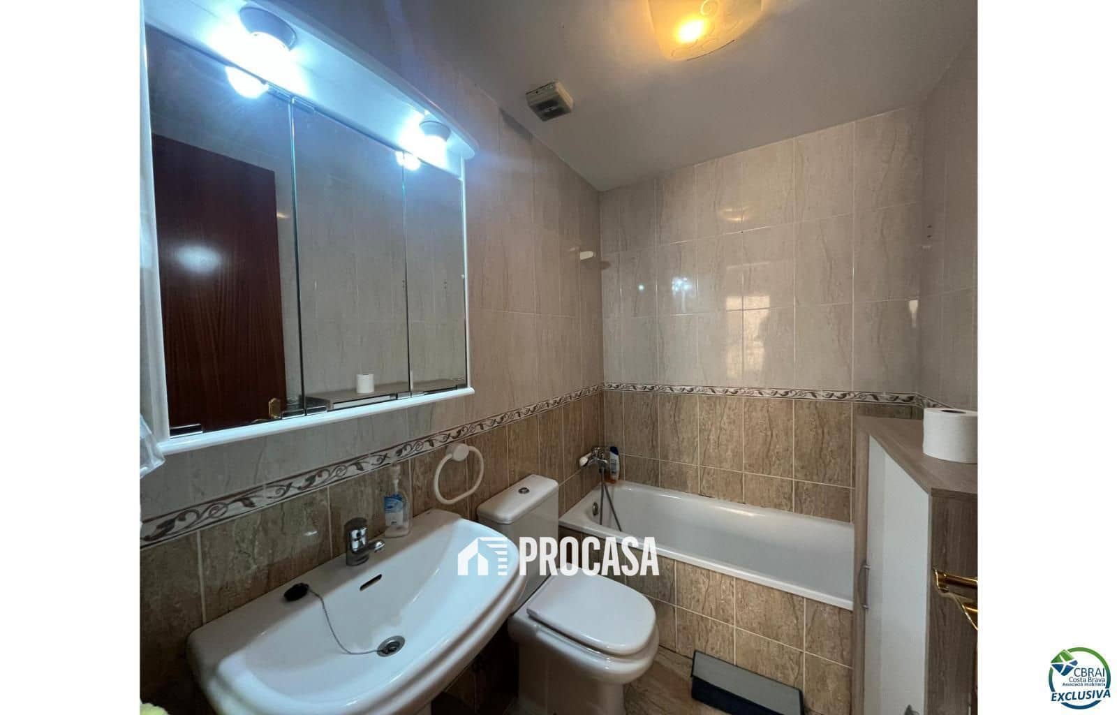 2 slaapkamer Flat te koop in Empuriabrava met garage - € 365.000 (Ref: 9072031)