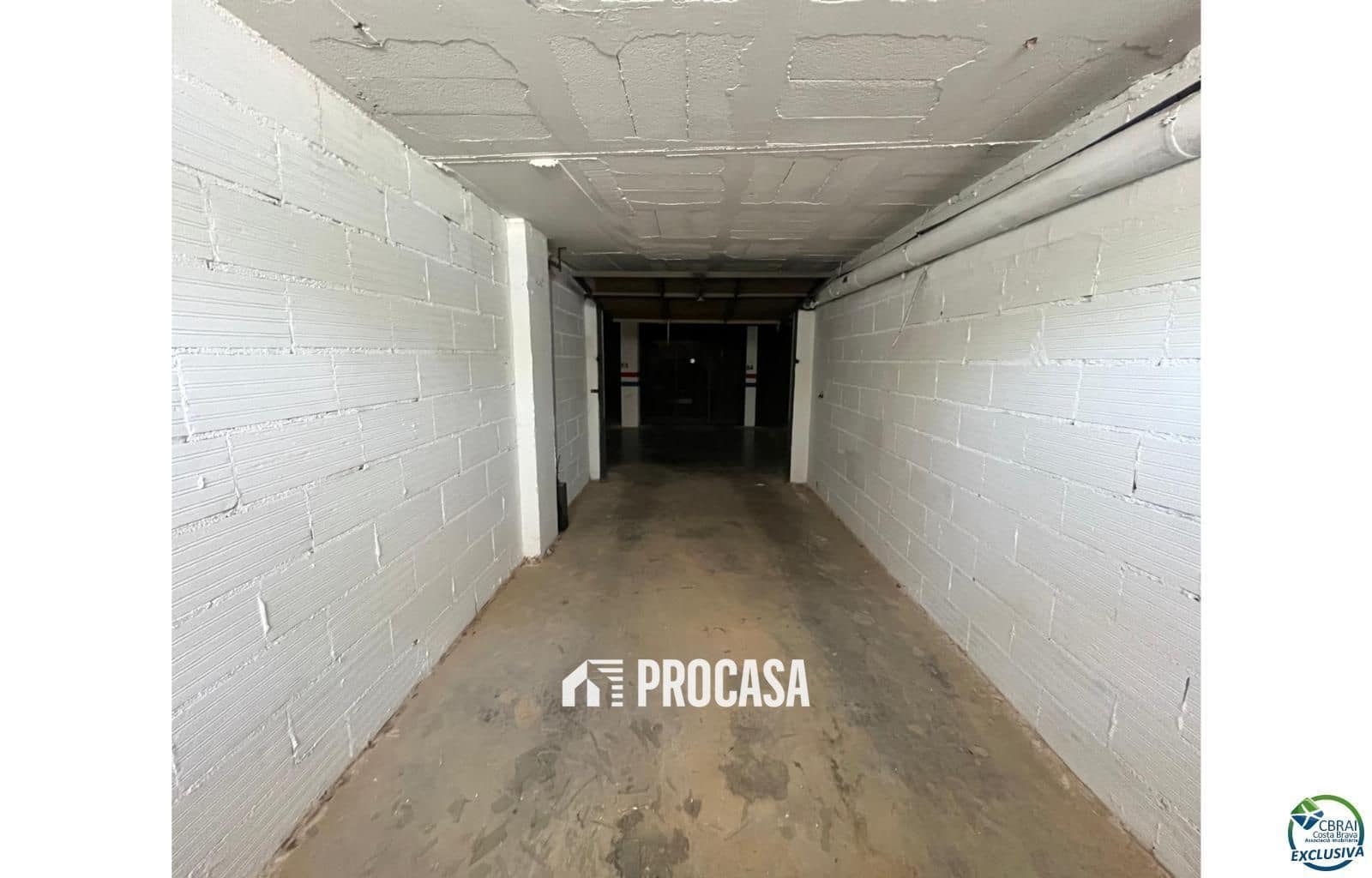 2 slaapkamer Flat te koop in Empuriabrava met garage - € 365.000 (Ref: 9072031)