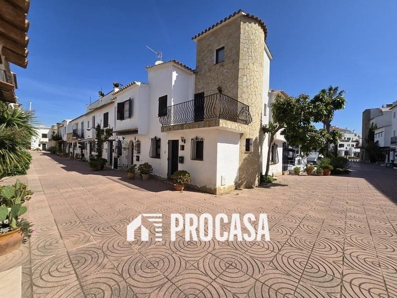 3 sypialnia Willa na sprzedaż w Empuriabrava z garażem - 495 000 € (Ref: 9074021)