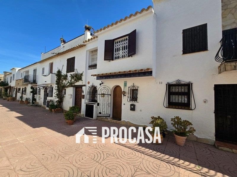 3 sypialnia Willa na sprzedaż w Empuriabrava z garażem - 495 000 € (Ref: 9074021)