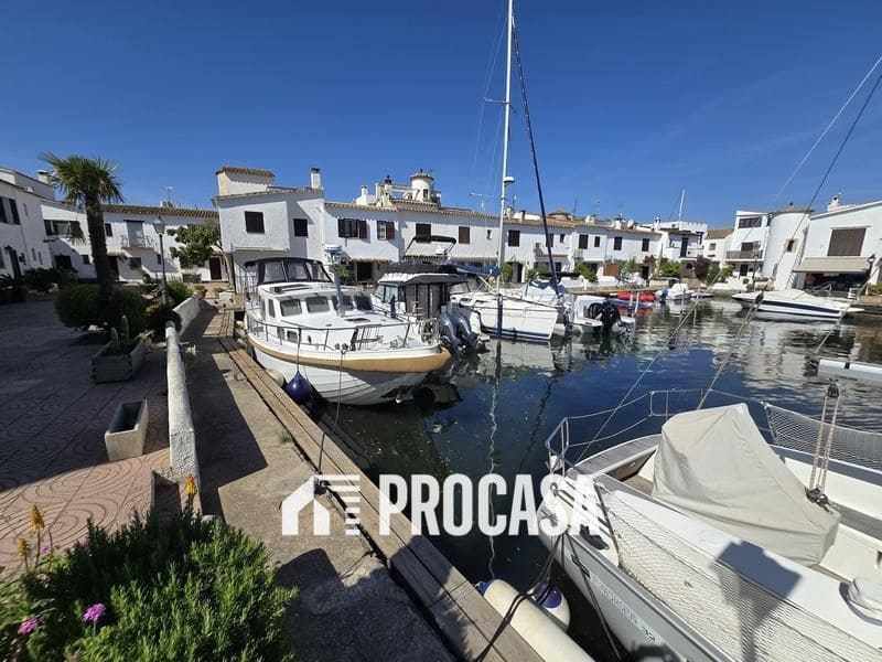 3 sypialnia Willa na sprzedaż w Empuriabrava z garażem - 495 000 € (Ref: 9074021)