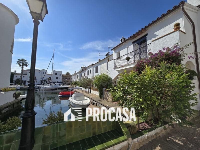 3 sypialnia Willa na sprzedaż w Empuriabrava z garażem - 495 000 € (Ref: 9074021)