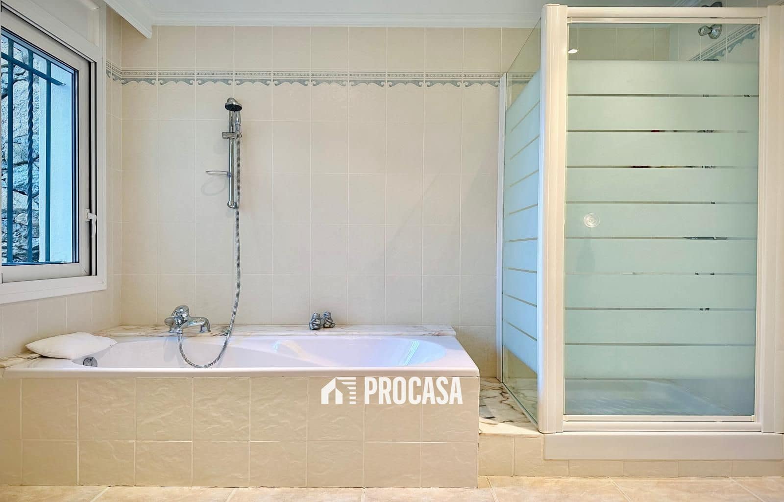 3 soveværelse Villa til salg i Roses med swimmingpool garage - € 1.357.000 (Ref: 9075495)