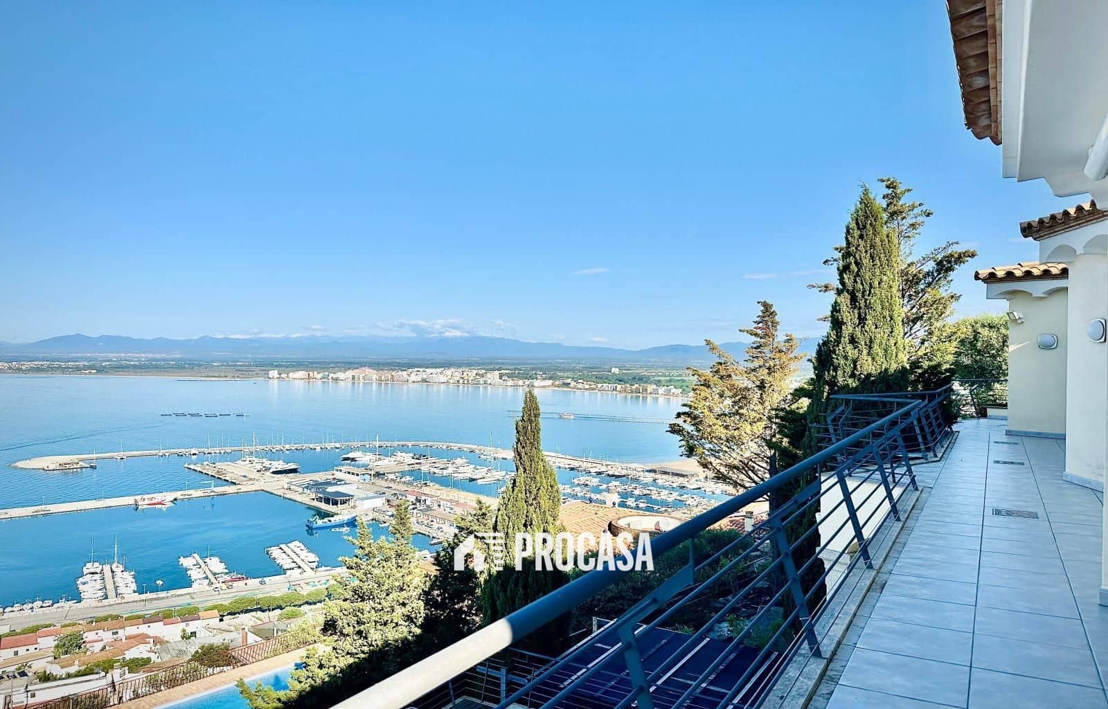 3 soveværelse Villa til salg i Roses med swimmingpool garage - € 1.357.000 (Ref: 9075495)