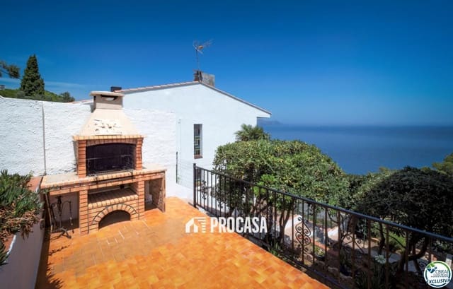 3 bedroom Villa for sale in El Port de la Selva with garage - € 650,000 (Ref: 9097323)