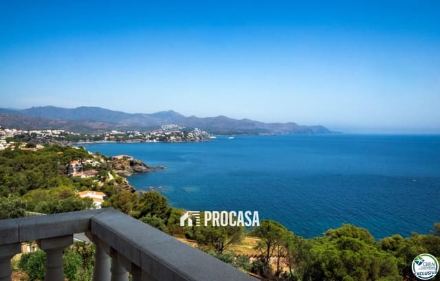 3 bedroom Villa for sale in El Port de la Selva with garage - € 650,000 (Ref: 9097323)