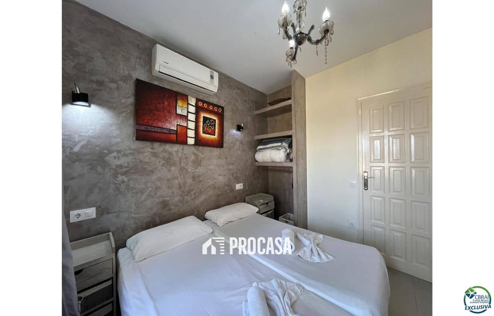 Chalet de 4 habitaciones en Empuriabrava en venta con piscina garaje - 549.000 € (Ref: 9101283)