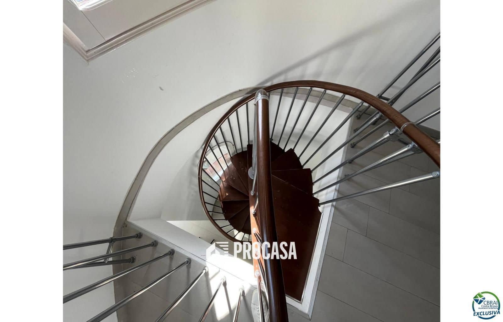 Chalet de 4 habitaciones en Empuriabrava en venta con piscina garaje - 549.000 € (Ref: 9101283)