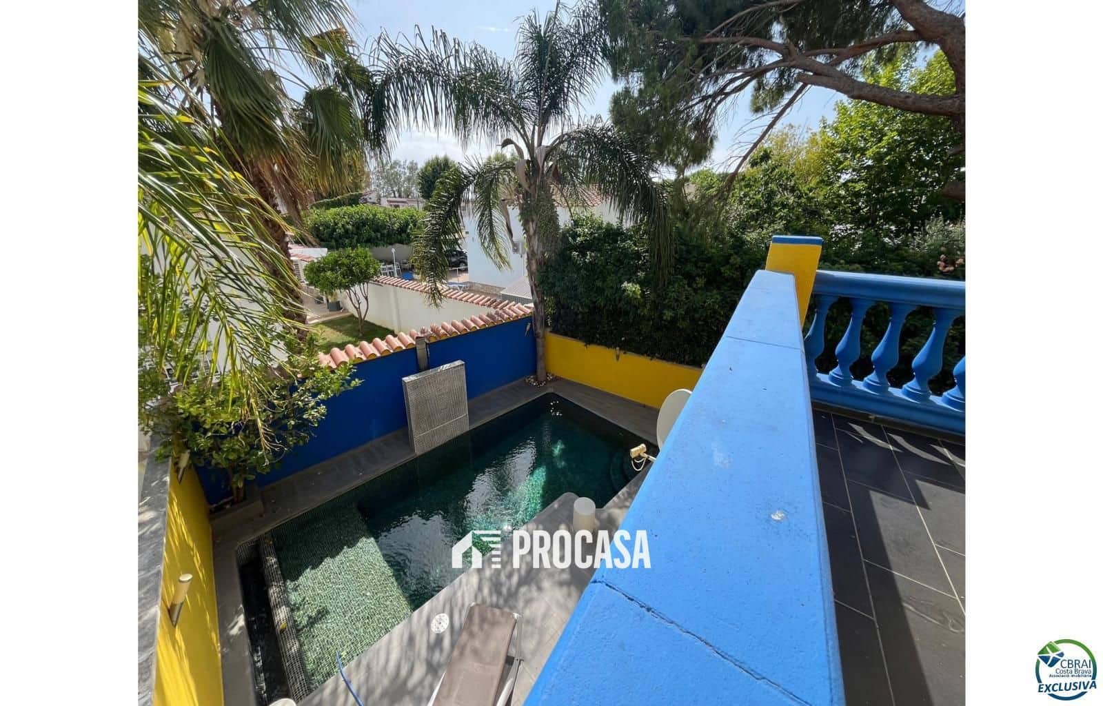 Chalet de 4 habitaciones en Empuriabrava en venta con piscina garaje - 549.000 € (Ref: 9101283)