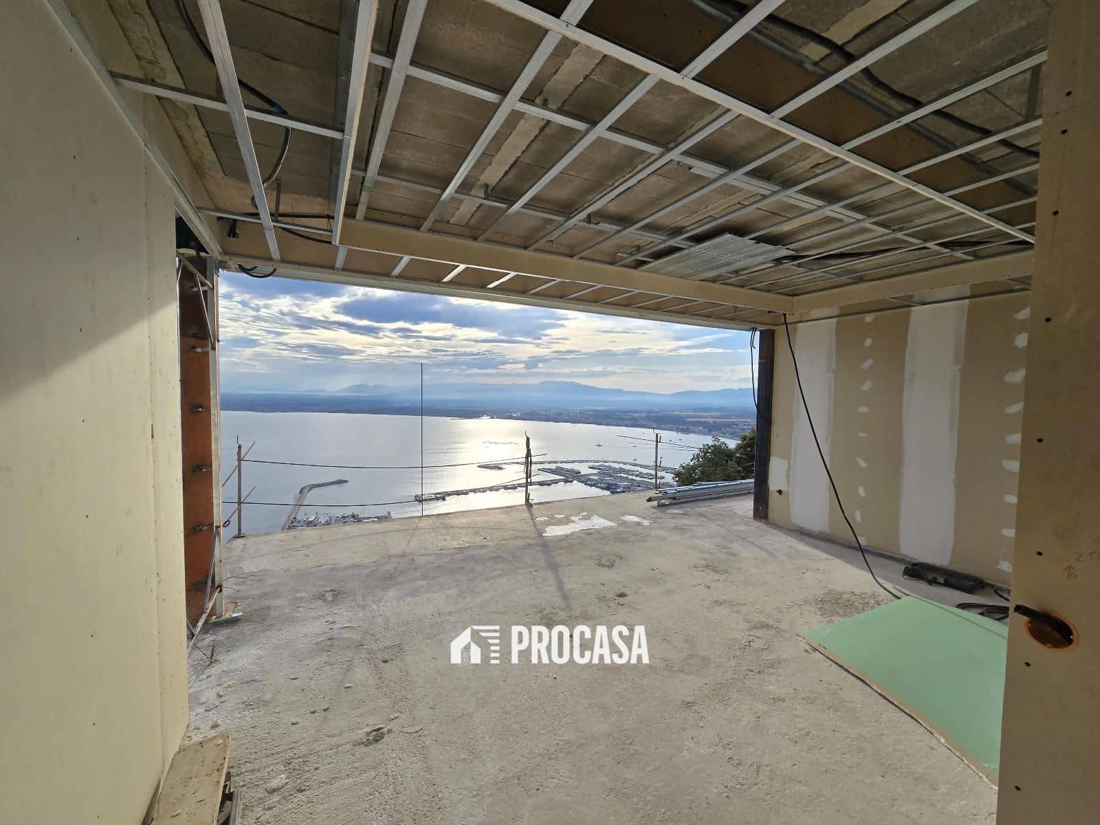 Willa na sprzedaż w Roses z basenem garażem - 1 590 000 € (Ref: 9101285)