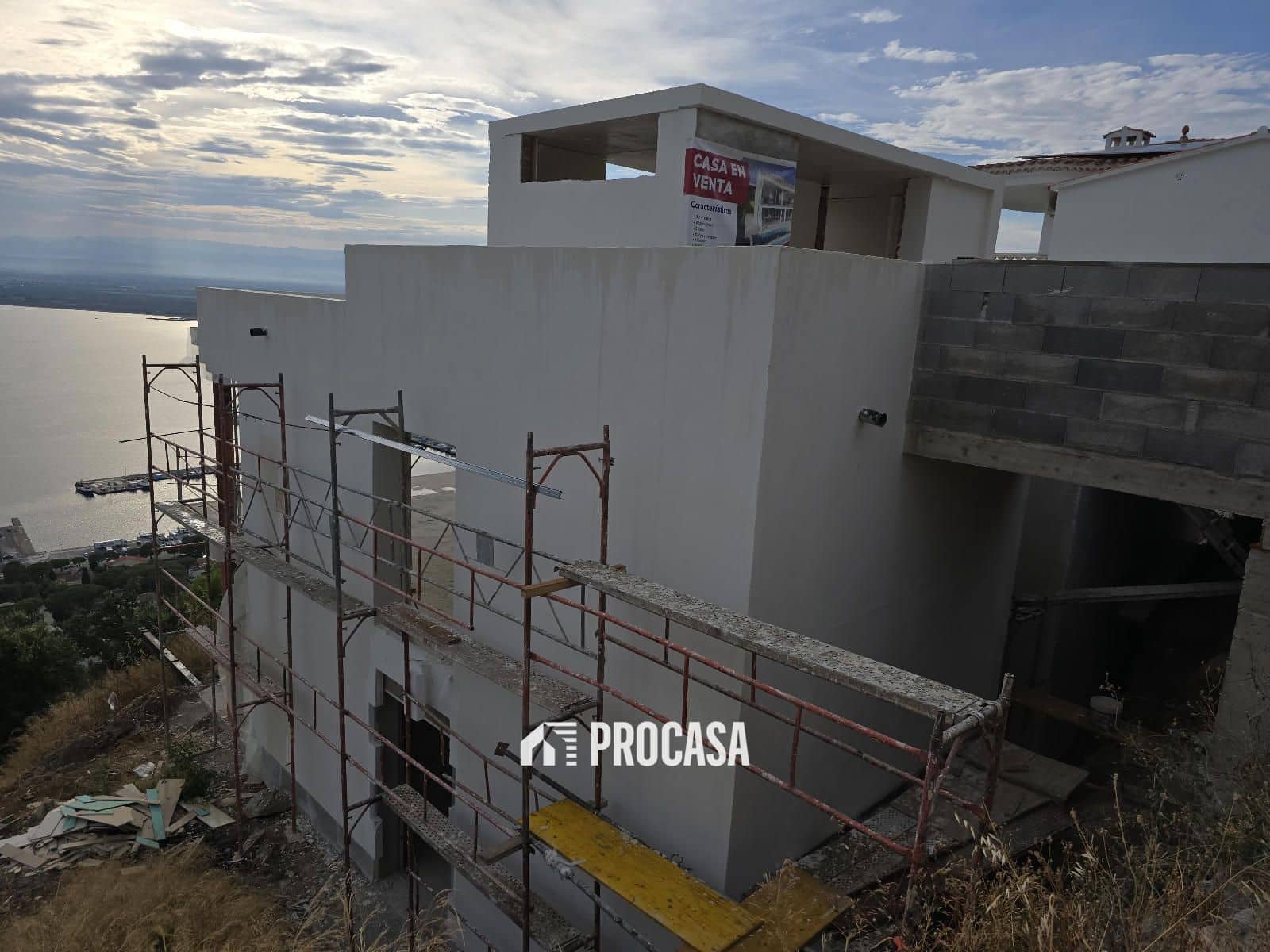 Willa na sprzedaż w Roses z basenem garażem - 1 590 000 € (Ref: 9101285)