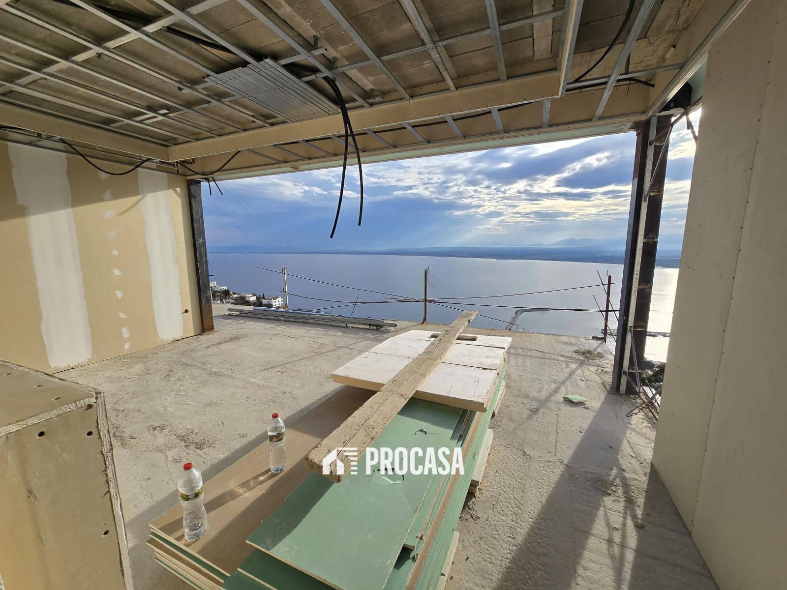 Willa na sprzedaż w Roses z basenem garażem - 1 590 000 € (Ref: 9101285)