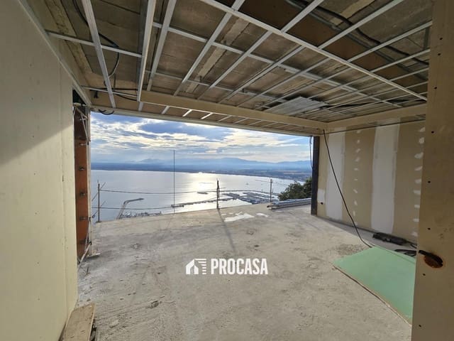 Willa na sprzedaż w Roses z basenem garażem - 1 590 000 € (Ref: 9101285)