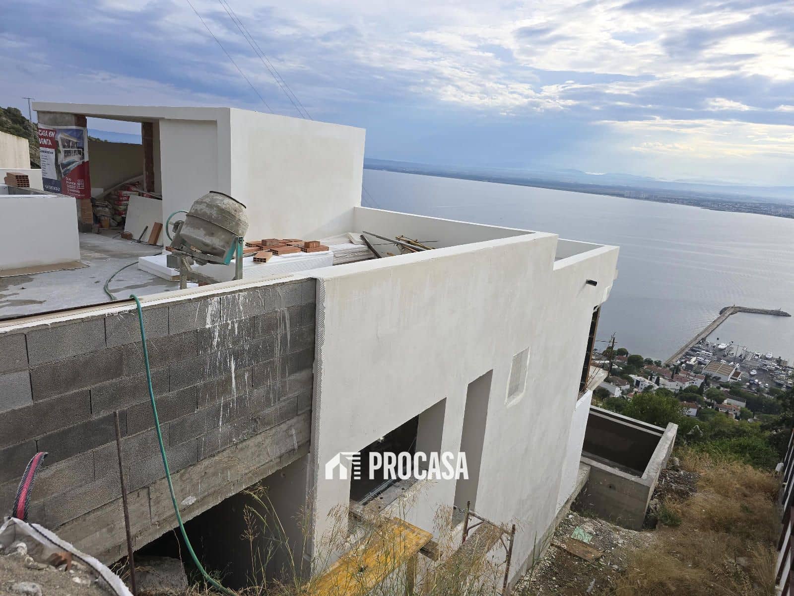 Willa na sprzedaż w Roses z basenem garażem - 1 590 000 € (Ref: 9101285)